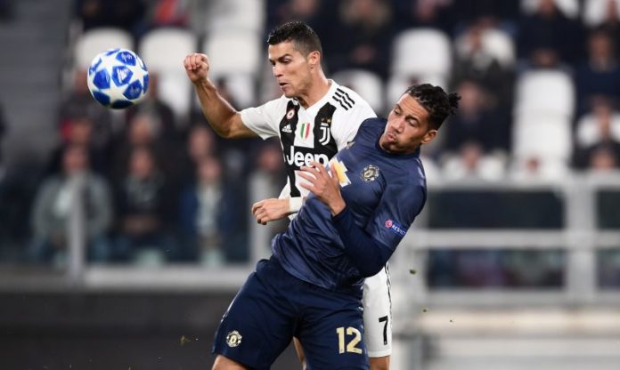 Cristiano Ronaldo-Smalling_foto