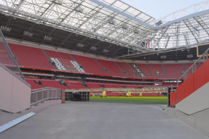 screen_youtube_johann_cruijff_arena