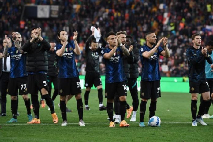 Inter_esultanza_squadra_foto